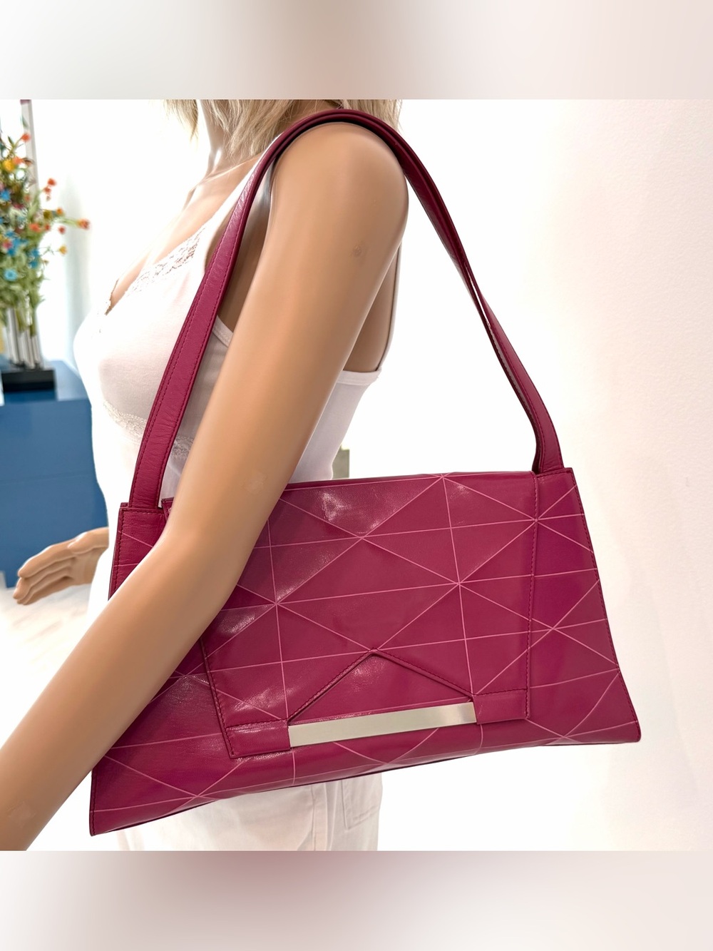 Stunning Vintage Y2k Via Spiga Geometric “Oragami” Fuchsia Leather Shoulder Bag